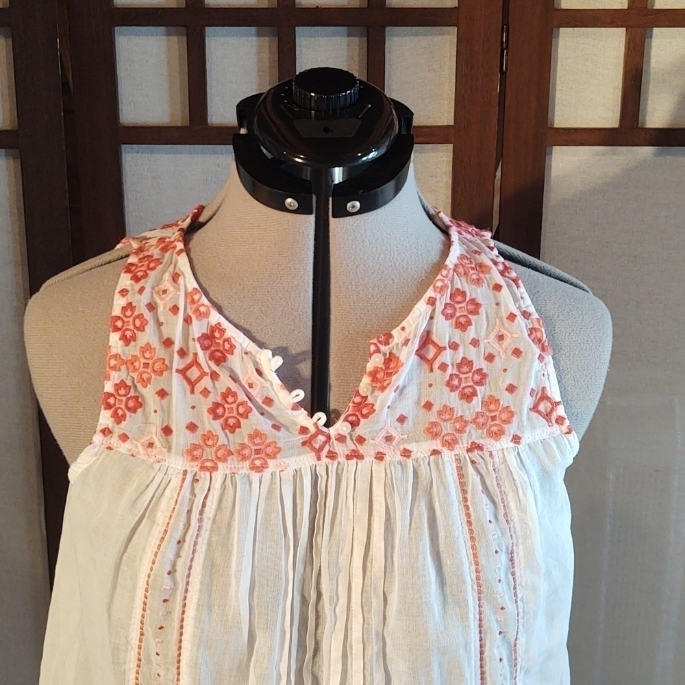Abercrombie & Fitch Embroidered Sheer Cotton Top Sz S NWT - Picture 2 of 12